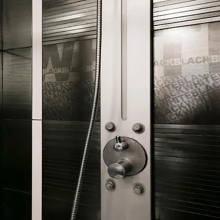 Dm69 - Termini Monti Crossroads Konukevi Roma