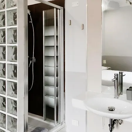 Dm69 - Termini Monti Crossroads 4* Roma