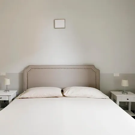 Konukevi Dm69 - Termini Monti Crossroads 4*