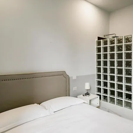 Dm69 - Termini Monti Crossroads Konukevi Roma