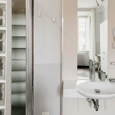 Konukevi Dm69 - Termini Monti Crossroads 4*